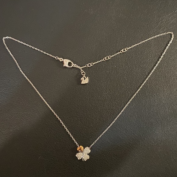 SWAROVSKI CRYSTAL Lucky Clover necklace with box EUC - Picture 2 of 6